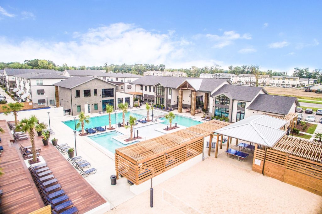 Pool deck aerial